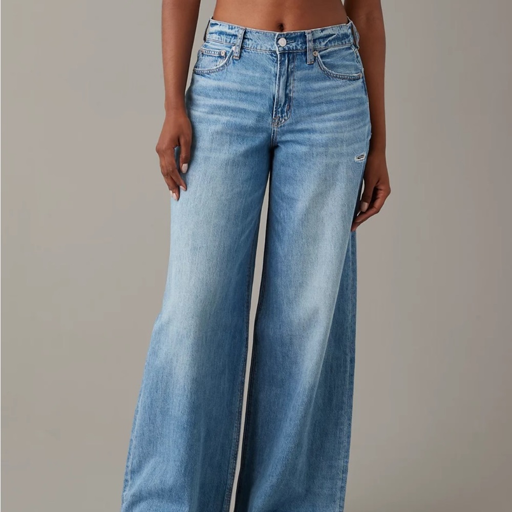 ZARA LIGHT WASH WODE LEG JEANS